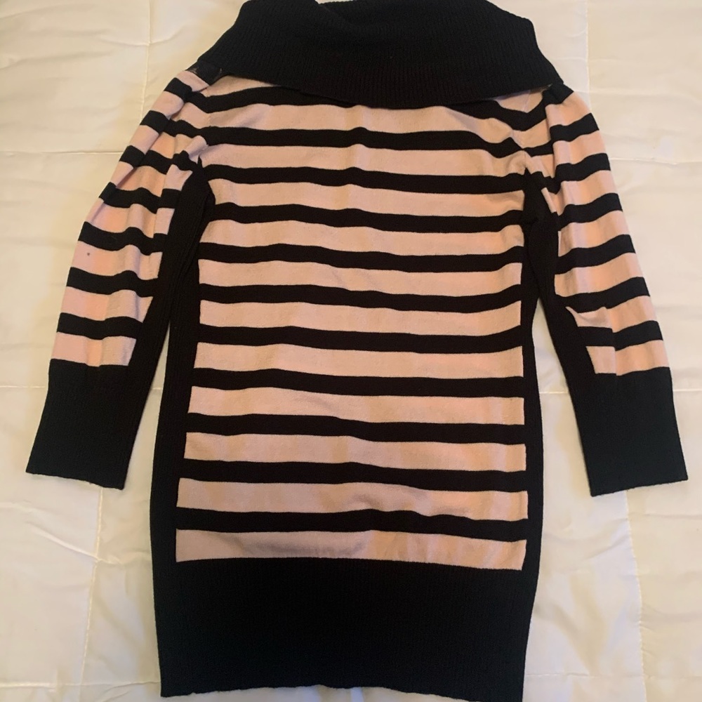 Sweater - Picture 2 of 3